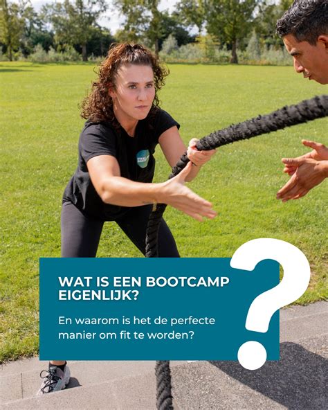 Mensen doen een bootcamp training buiten