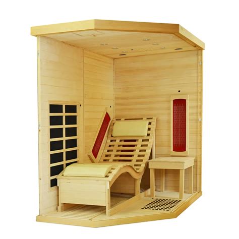 Infrarood sauna met een ontspannen persoon