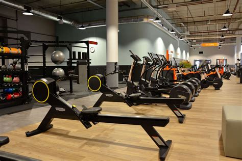 Interieur van een Basic-Fit Ladies sportschool