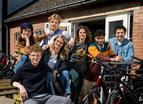 Groepsfoto van de cast van Misfits