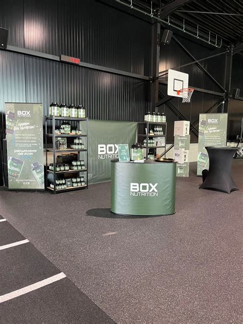 3D-ontwerp van een crossfit box, getoond op een computer.