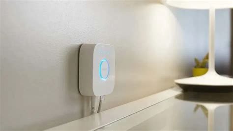 Schema van een smart home verlichtingssysteem met hub en app