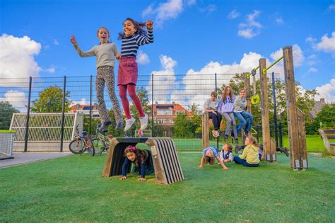 Kinderen spelen buiten