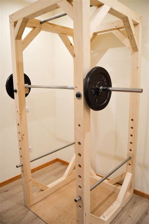 Afbeelding van een doe-het-zelf houten squat rack