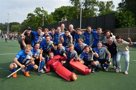 kinderen op hockeykamp