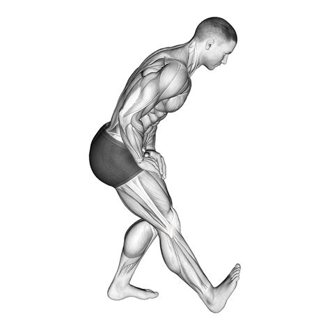 Man die hamstring stretch doet bij auto