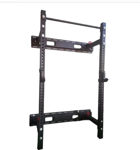 Vergelijking van de opgevouwen formaten van een opvouwbaar squat rack en een power tower