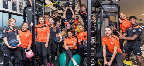 Groep studenten sport in een sportschool