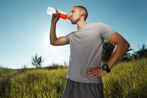 sporter drinkt sportdrank