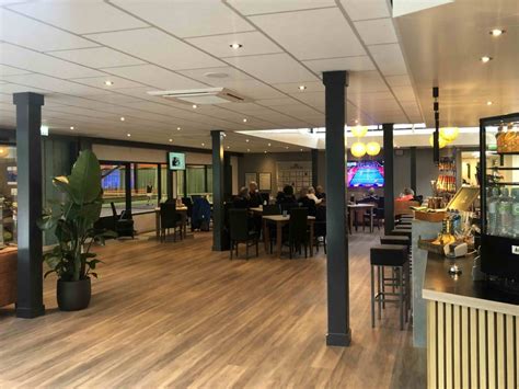 Clubhuis van AV Nijkerk met vernieuwd terras