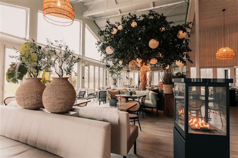 Gezellige lounge van een fitnessclub