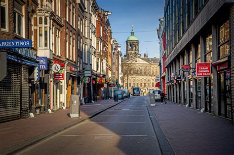 Lege straten in Nederland tijdens de eerste lockdown