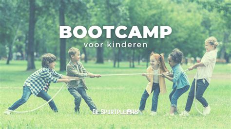 kinderen doen bootcamp oefeningen