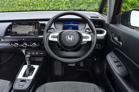 Dashboard van Honda Jazz met 2-DIN radio-inbouwframe