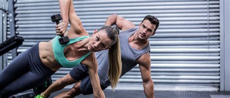 Man en vrouw trainen met XCO trainers