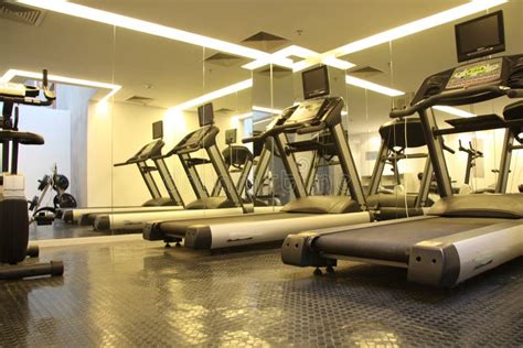 Interieur fitnesszaal met moderne apparatuur