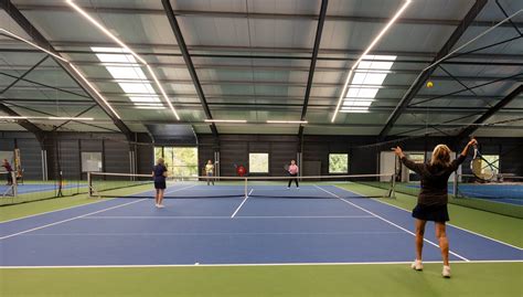 Interieur Sportcentrum Hoorn met diverse fitnessapparaten
