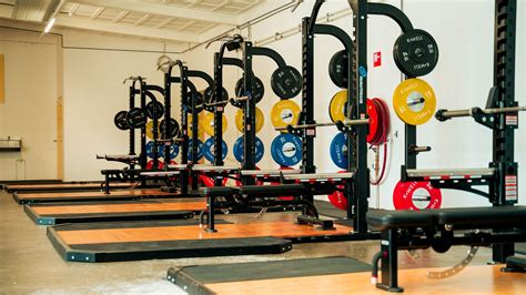 Infographic met de 5 beste CrossFit oefeningen voor spieropbouw