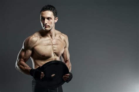 Grafiek met de twee fasen van bodybuilding: bulken en cutten