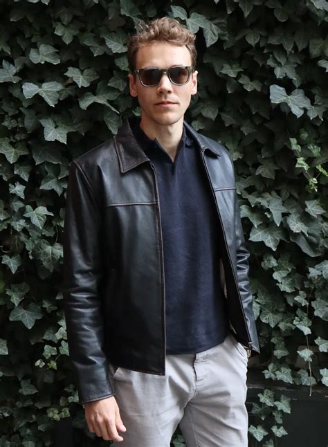 James Dean in iconische leren jas