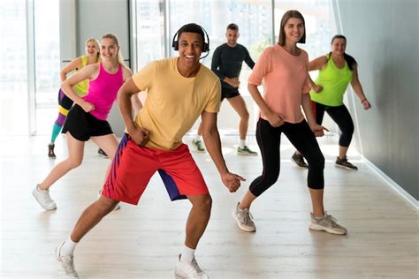 Dansers tijdens een Zumba les