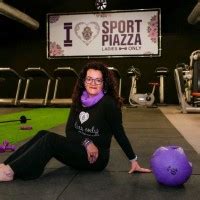 Vrouwen die trainen in een aparte 'ladies zone' van een sportschool