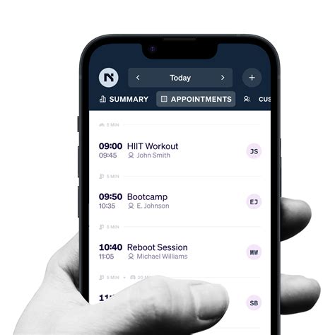 Smartphone met fitness app en online boekingssysteem