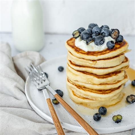 Griekse yoghurt pannenkoeken met banaan en kaneel