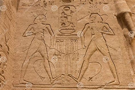 Oude Egyptische tekeningen van worstelaars