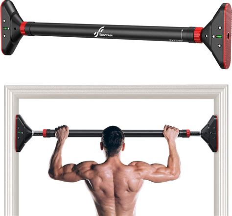 Pull-up bar in een deuropening