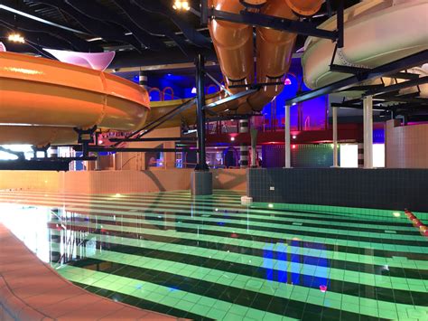 Interieur zwembad Sportfondsen Sportiom