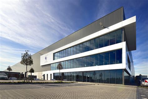 Afbeelding van een modern bedrijfsgebouw