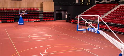 Foto van een basketbalwedstrijd in Sportcampus Zuiderpark