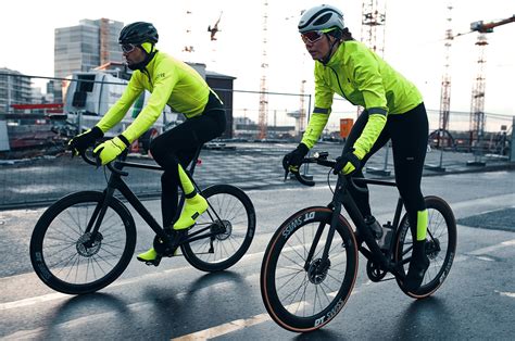 Fietsen in winterse kleding met reflecterende elementen