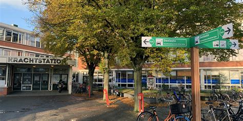 Voormalig schoolgebouw dat is omgebouwd tot Krachtstation Kanaleneiland