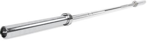 Close-up van een tweedehands halterstang met gewichtsschijven