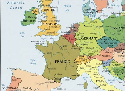 Kaart van Europa met markeringen van Basic-Fit vestigingen in Nederland, België, Frankrijk en Spanje