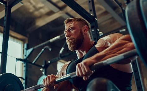 Leden van STERK Gym tijdens een krachttraining