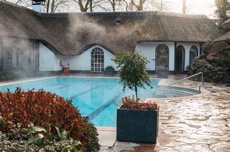 Wellness centrum met zwembad en sauna