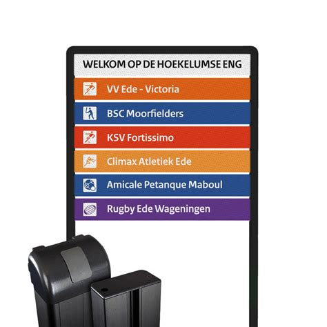 Informatiebord met openingstijden sportschool