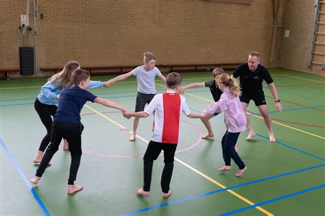 Kinderen tijdens een weerbaarheidstraining