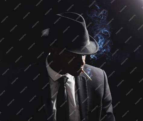 Geheim agent met verrekijker
