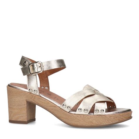 Gouden sandalen met blokhak