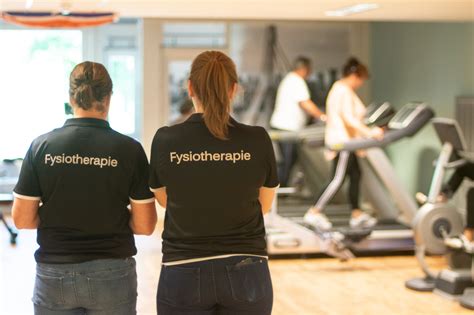 Afbeelding van een modern ingerichte fysiotherapie praktijk