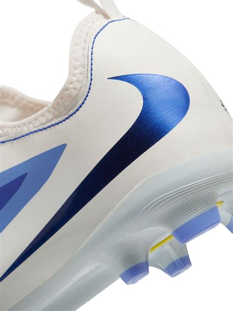 Voetbalschoenen voor verschillende ondergronden