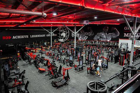 Interieur van World Gym Wodonga met diverse fitnessapparatuur