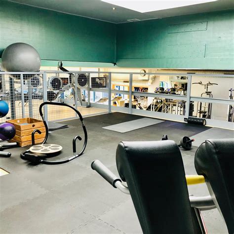 Interieur van Trifora Sports & Health Club met diverse fitnessapparatuur