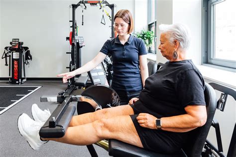 Schema met geschikte fitnessapparaten voor revalidatie
