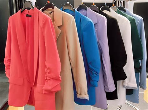 Verschillende kleuren blazers
