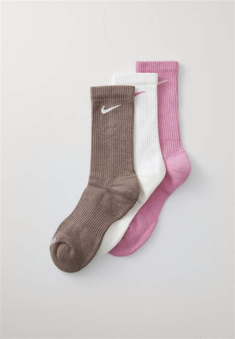 JD Sports logo met aanbiedingen voor Nike sokken